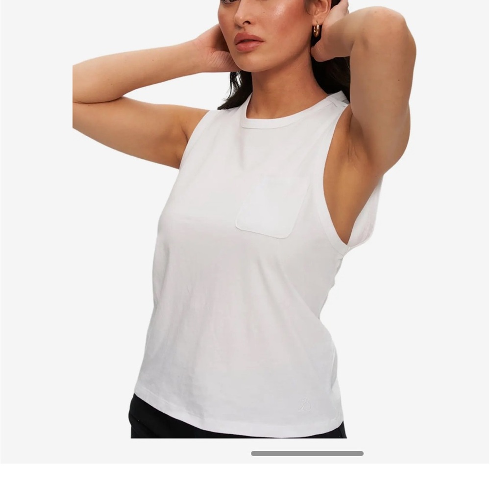 Kuwalla white pocketed tee